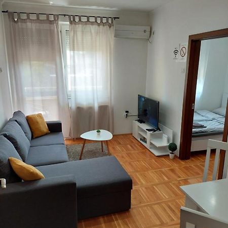 Smiley 2 - Subotica Centar Apartment Luaran gambar
