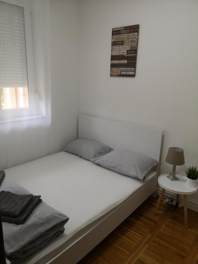 Smiley 2 - Subotica Centar Apartment Luaran gambar