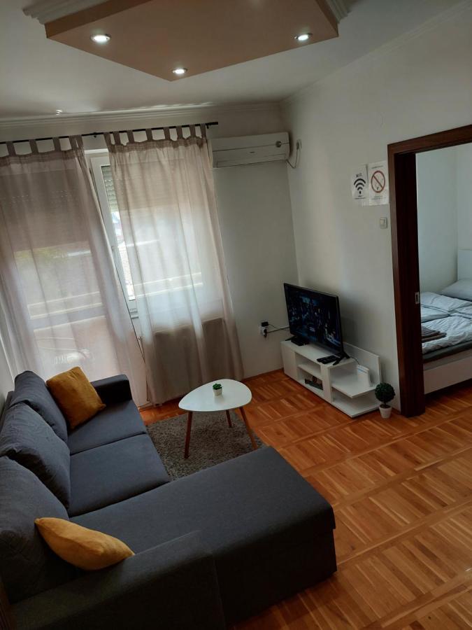 Smiley 2 - Subotica Centar Apartment Luaran gambar