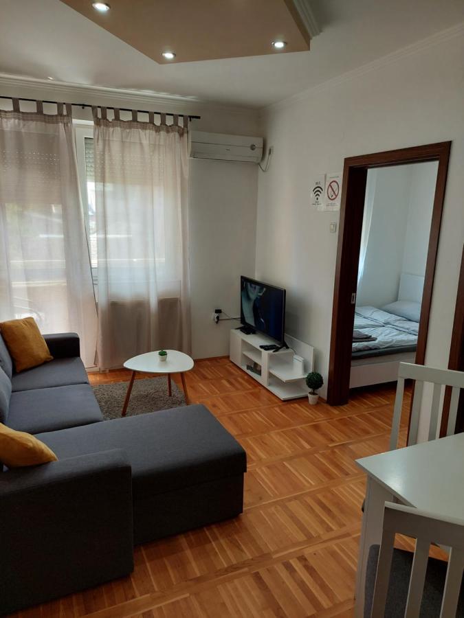 Smiley 2 - Subotica Centar Apartment Luaran gambar