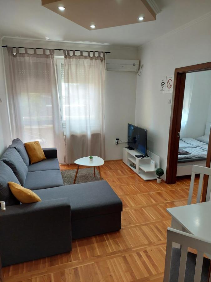 Smiley 2 - Subotica Centar Apartment Luaran gambar